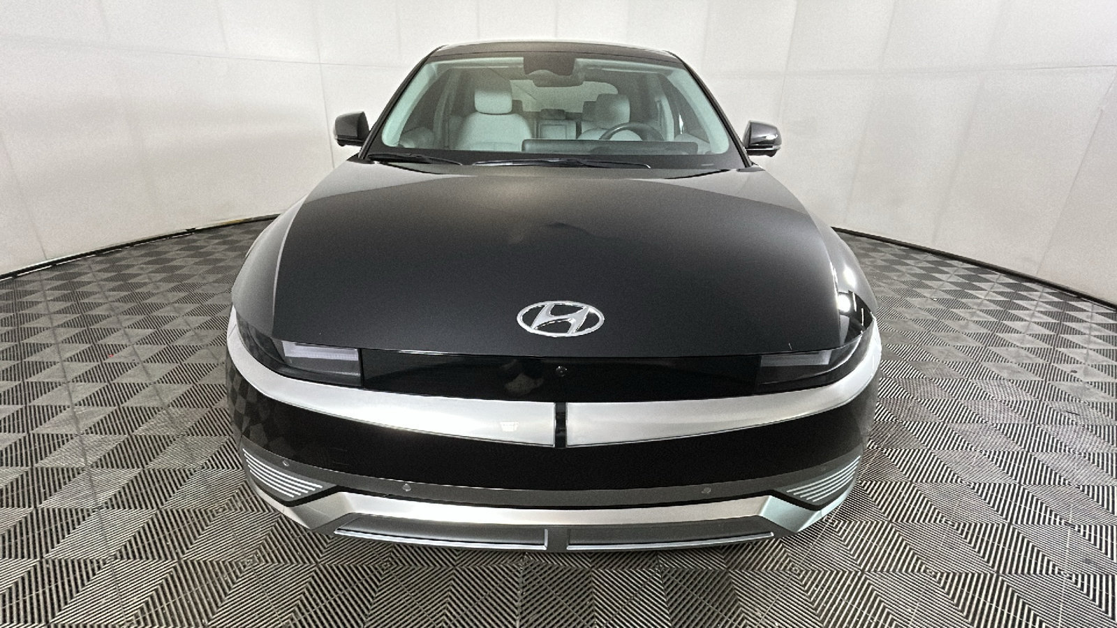Certified 2023 Hyundai Ioniq 5 Limited AWD/4WD image 9