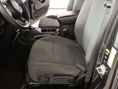 Used 2024 Jeep Gladiator Sport image 10