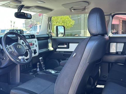 Used 2014 Toyota FJ Cruiser 4WD w/ Upgrade Package image 30