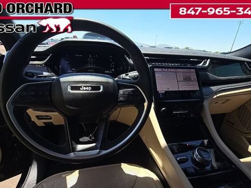 Used 2022 Jeep Grand Cherokee Limited 4xe w/ Luxury Tech Group II AWD/4WD image 9