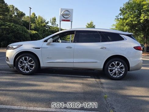 Used 2019 Buick Enclave Avenir w/ Avenir Technology Package FWD image 2