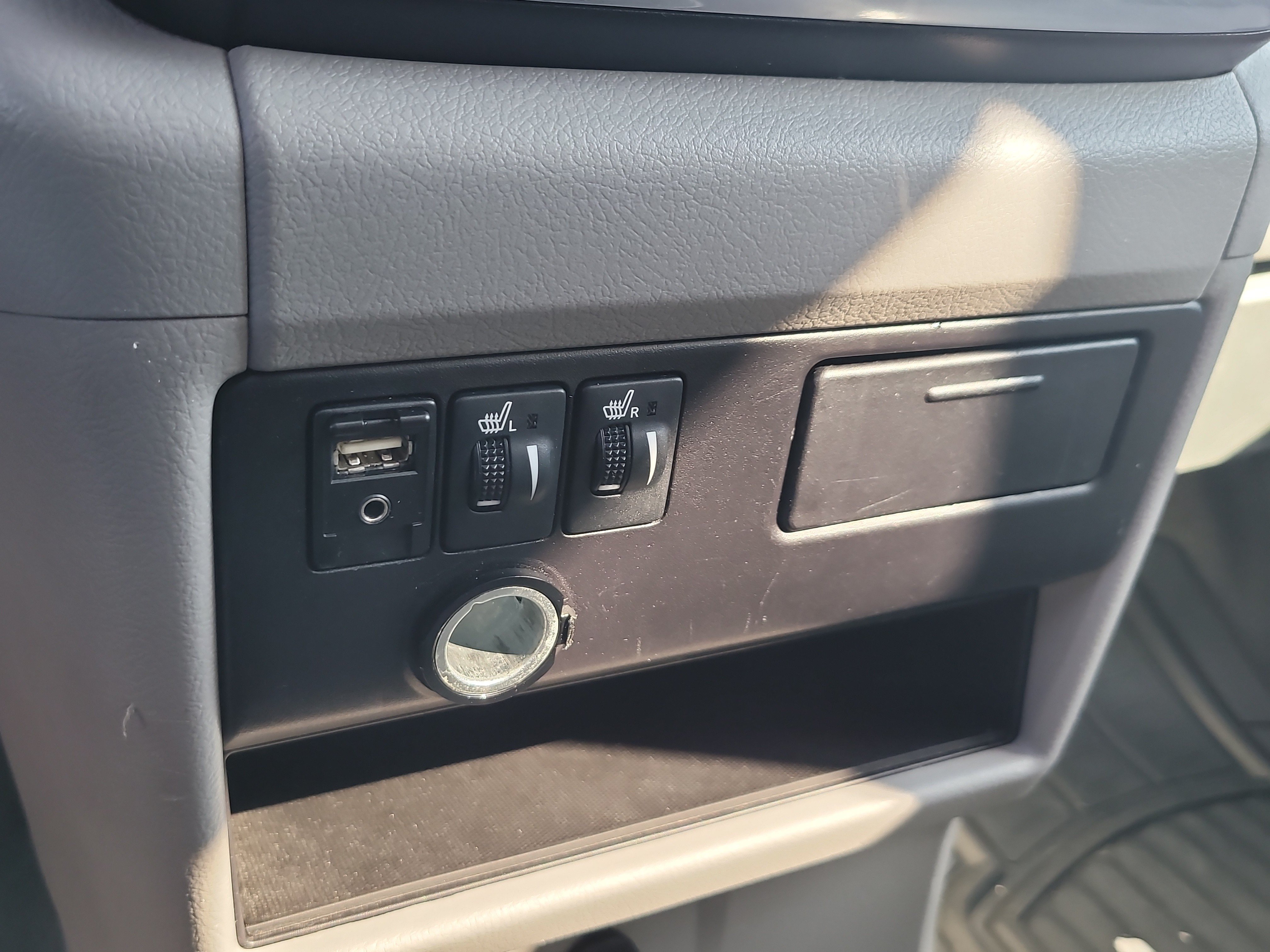 Used 2017 Toyota Sienna XLE w/ XLE Navigation Package AWD/4WD image 24