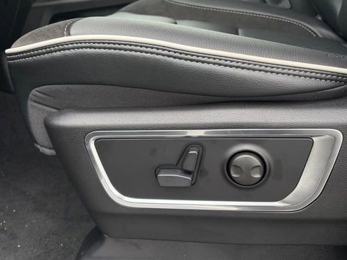 New 2026 RAM 1500 Laramie AWD/4WD image 17