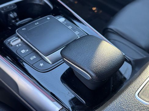 Used 2023 Mercedes-Benz EQB 300 4MATIC image 26