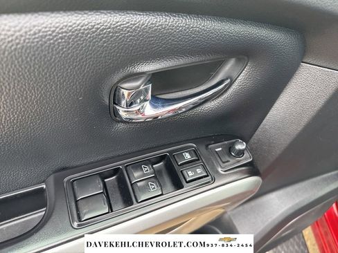 Used 2017 Nissan Titan SV image 10