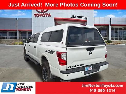 Used 2017 Nissan Titan PRO-4X w/ Pro-4x Convenience Package image 5