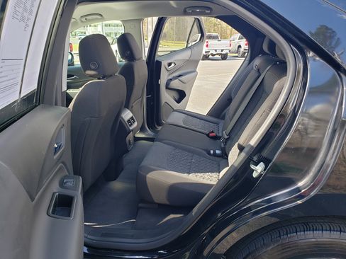 Used 2022 Chevrolet Equinox LT w/ Driver Convenience Package image 28