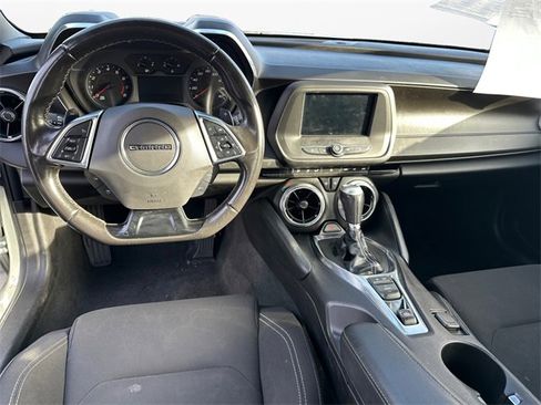 Used 2019 Chevrolet Camaro LT image 10