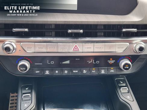 Used 2024 Kia Telluride SX w/ Towing Package FWD image 17