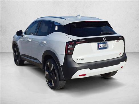 Used 2025 Nissan Kicks SR FWD image 5