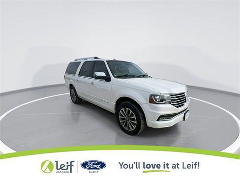 Used 2017 Lincoln Navigator L Select image 2