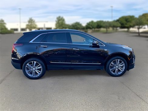 Certified 2025 Cadillac XT5 Premium Luxury image 7