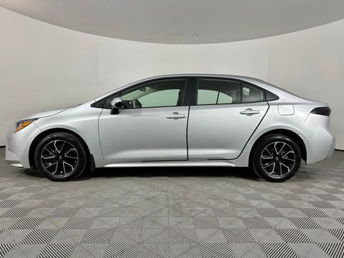 Used 2024 Toyota Corolla LE FWD image 17