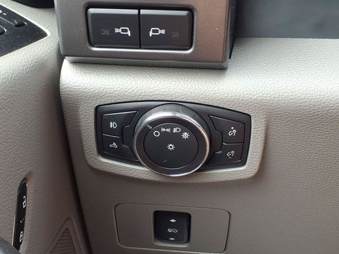 Used 2018 Ford F250 XLT w/ XLT Value Package AWD/4WD image 19