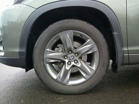 Used 2017 Toyota Highlander Limited Platinum image 9