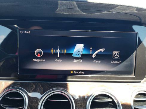 Used 2019 Mercedes-Benz E 300 w/ Premium 1 Package image 34