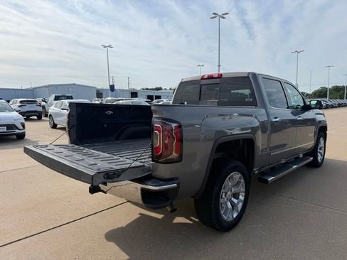 Used 2017 GMC Sierra 1500 SLT w/ SLT Premium Package AWD/4WD image 4