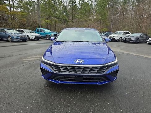 New 2026 Hyundai Elantra Limited FWD image 11