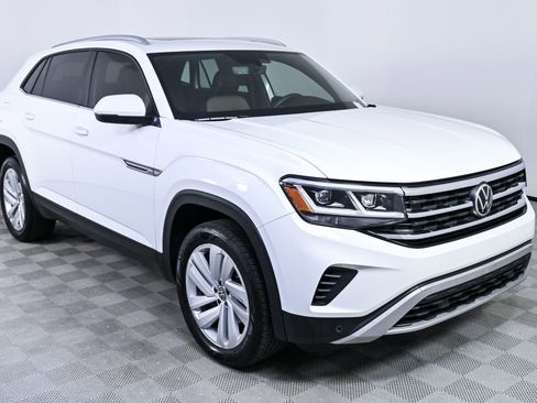 Used 2022 Volkswagen Atlas Cross Sport SE image 25