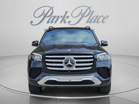 Used 2024 Mercedes-Benz GLS 450 4MATIC image 8