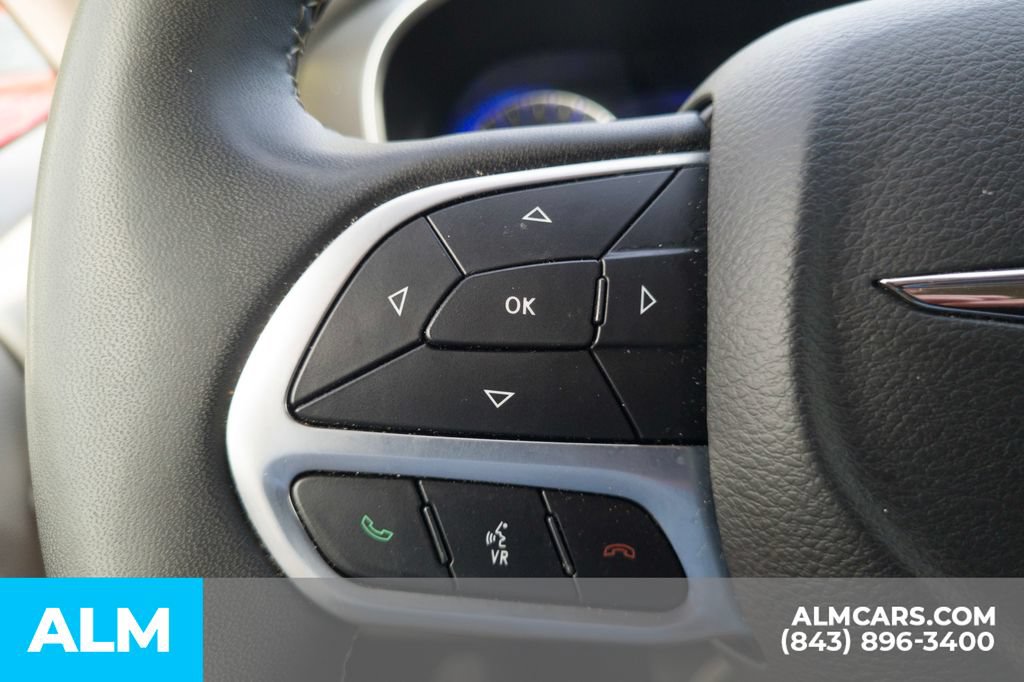 Used 2024 Chrysler Pacifica Touring-L FWD image 29