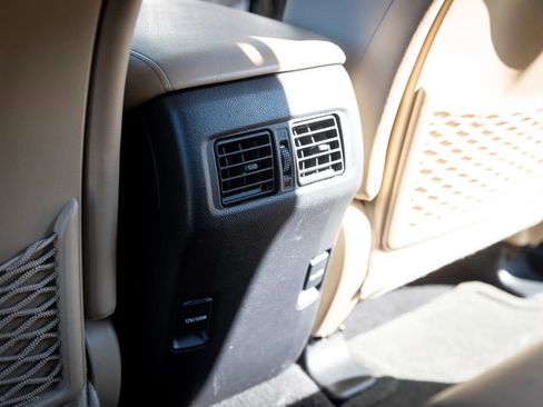 Used 2014 Toyota 4Runner Limited image 19