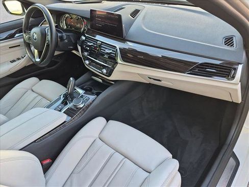 Used 2019 BMW 530i RWD image 23
