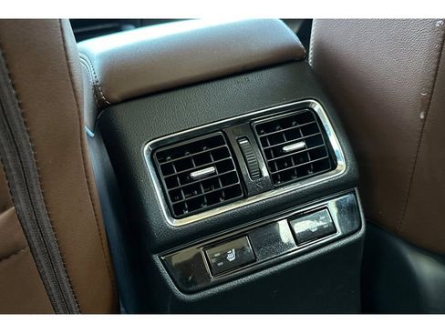Used 2017 Subaru Outback 3.6R Touring AWD/4WD image 44