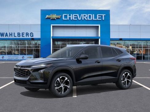 New 2026 Chevrolet Trax RS w/ Driver Confidence Package image 2