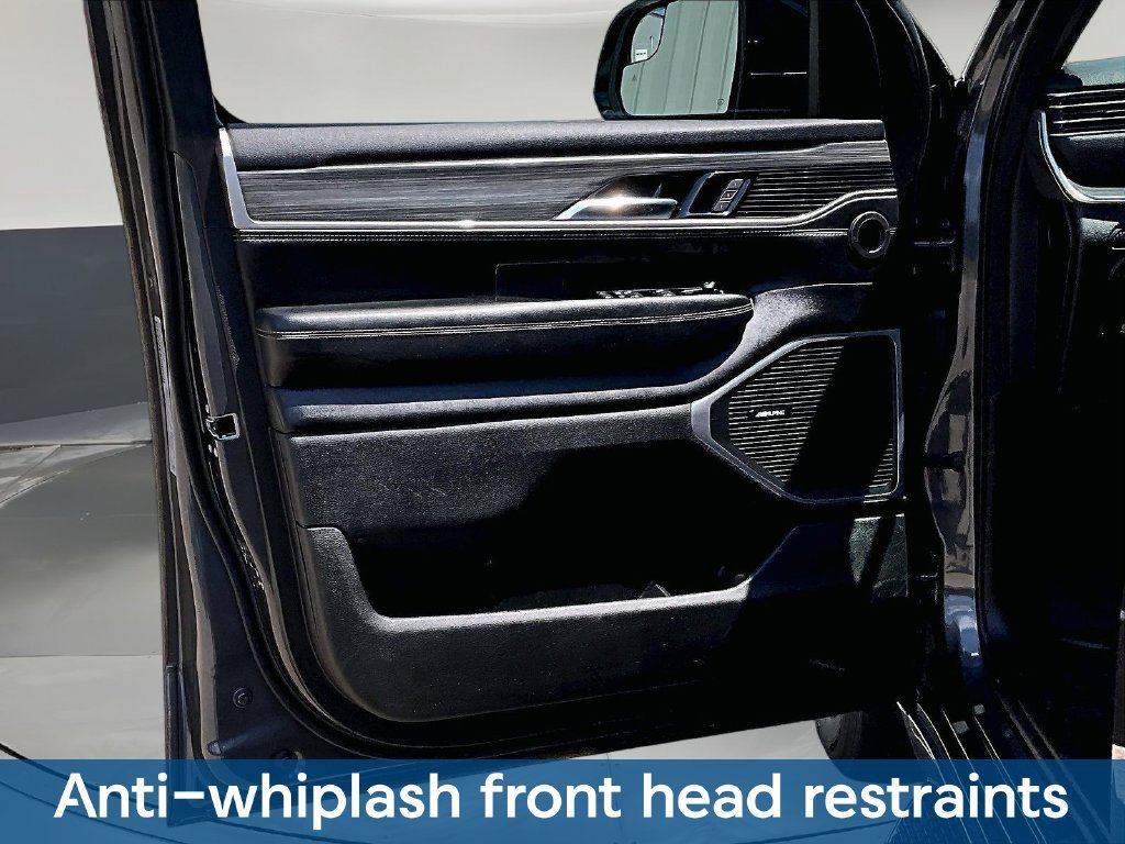 Used 2024 Jeep Wagoneer Series III AWD/4WD image 24