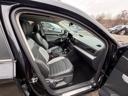Used 2023 Volkswagen Taos SEL image 20