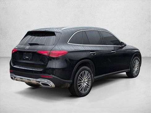 Certified 2025 Mercedes-Benz GLC 300 image 5