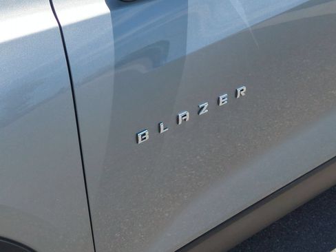 Used 2025 Chevrolet Blazer LT AWD/4WD image 30