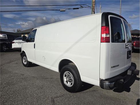 Used 2019 Chevrolet Express 2500 w/ Driver Convenience Package image 6