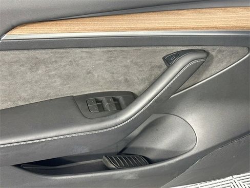 Used 2023 Tesla Model 3 Performance image 21