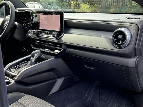 Certified 2025 Chevrolet Colorado LT image 15
