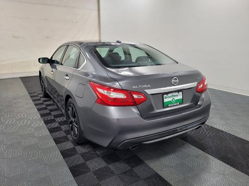 Used 2017 Nissan Altima 2.5 SV FWD image 5