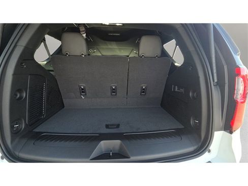 Used 2025 GMC Yukon Elevation w/ LPO, Floor Liner Package image 13