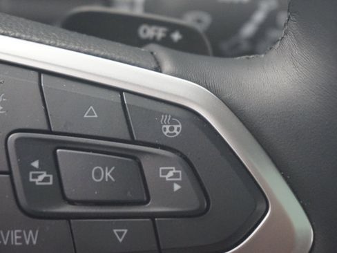 Used 2024 Volkswagen Atlas Cross Sport SEL Premium R-Line image 37