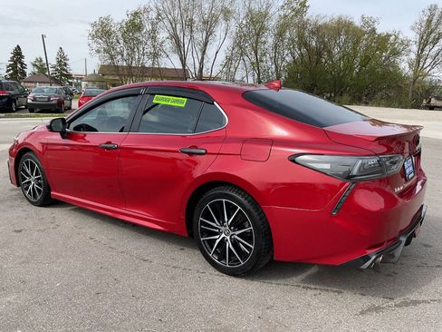 Used 2021 Toyota Camry SE FWD image 4