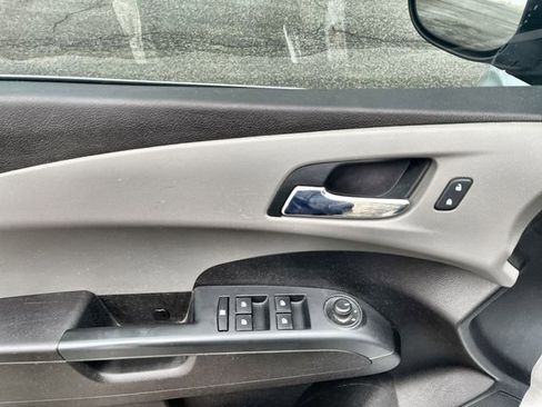 Used 2015 Chevrolet Sonic LT image 17