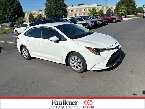 Used 2023 Toyota Corolla LE w/ Carpet Mat Package (TMS) FWD image 3