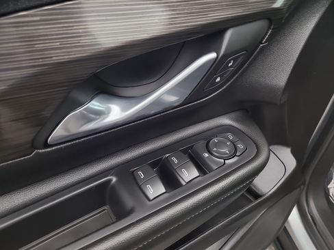 Used 2024 GMC Terrain SLE image 18