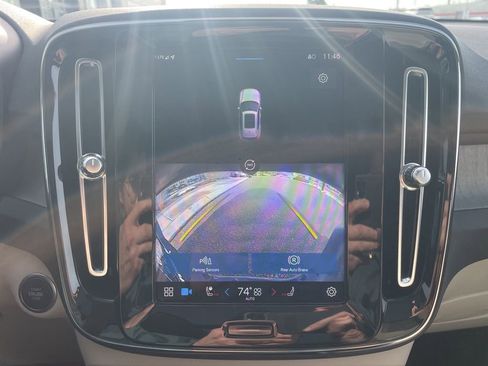 Certified 2023 Volvo XC40 B5 Plus w/ Protection Package Premier image 30