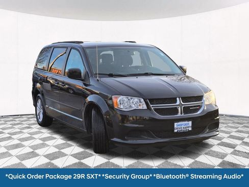 Used 2016 Dodge Grand Caravan SXT w/ UConnect Hands-Free Group image 4