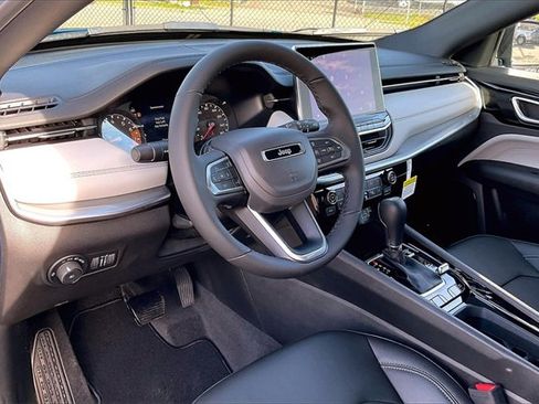 New 2025 Jeep Compass Limited image 6