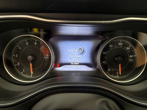 Used 2019 Jeep Cherokee Limited AWD/4WD image 30