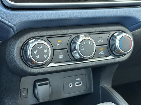 New 2025 Nissan Versa SV w/ Trunk Package image 16