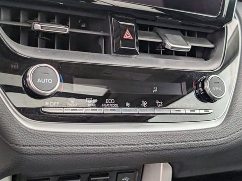 Certified 2024 Toyota Corolla Cross XLE w/ Convenience Package FWD image 16