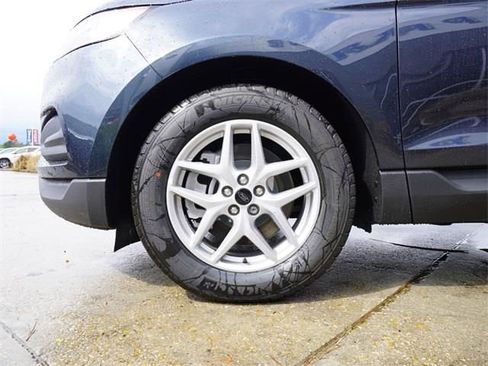 New 2024 Ford Edge SE image 3